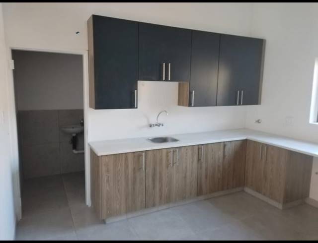 3 BEDROOM HOUSE FOR SALE IN VANDERBIJLPARK SE 3